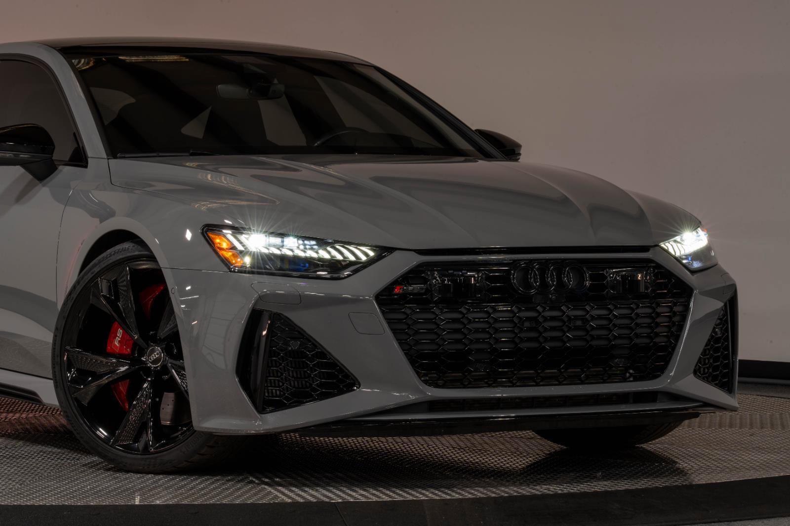 Used 2021 Audi RS 7 Sportback w/ Black Optic Package image 25