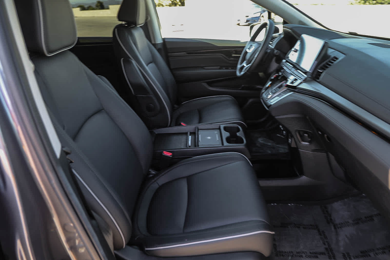 Used 2025 Honda Odyssey Touring image 16