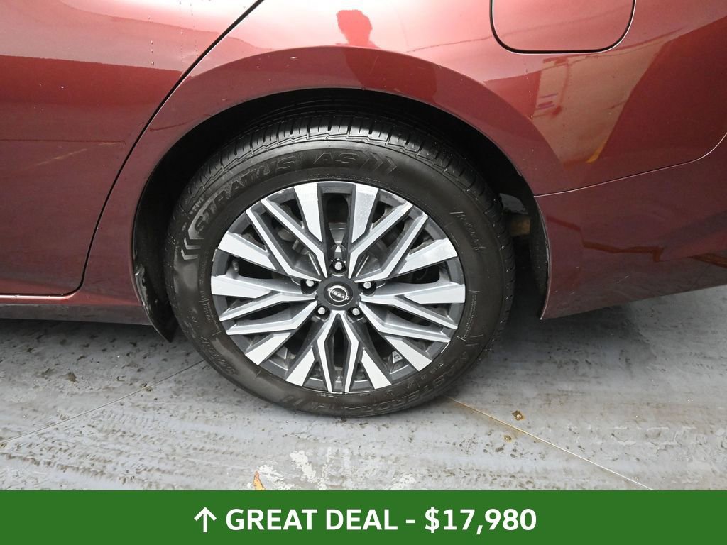 Used 2024 Nissan Altima 2.5 SV image 16