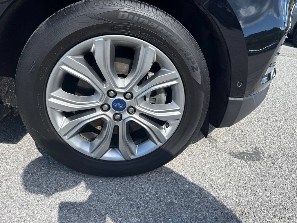 Used 2019 Ford Edge Titanium w/ Equipment Group 301A AWD/4WD image 4