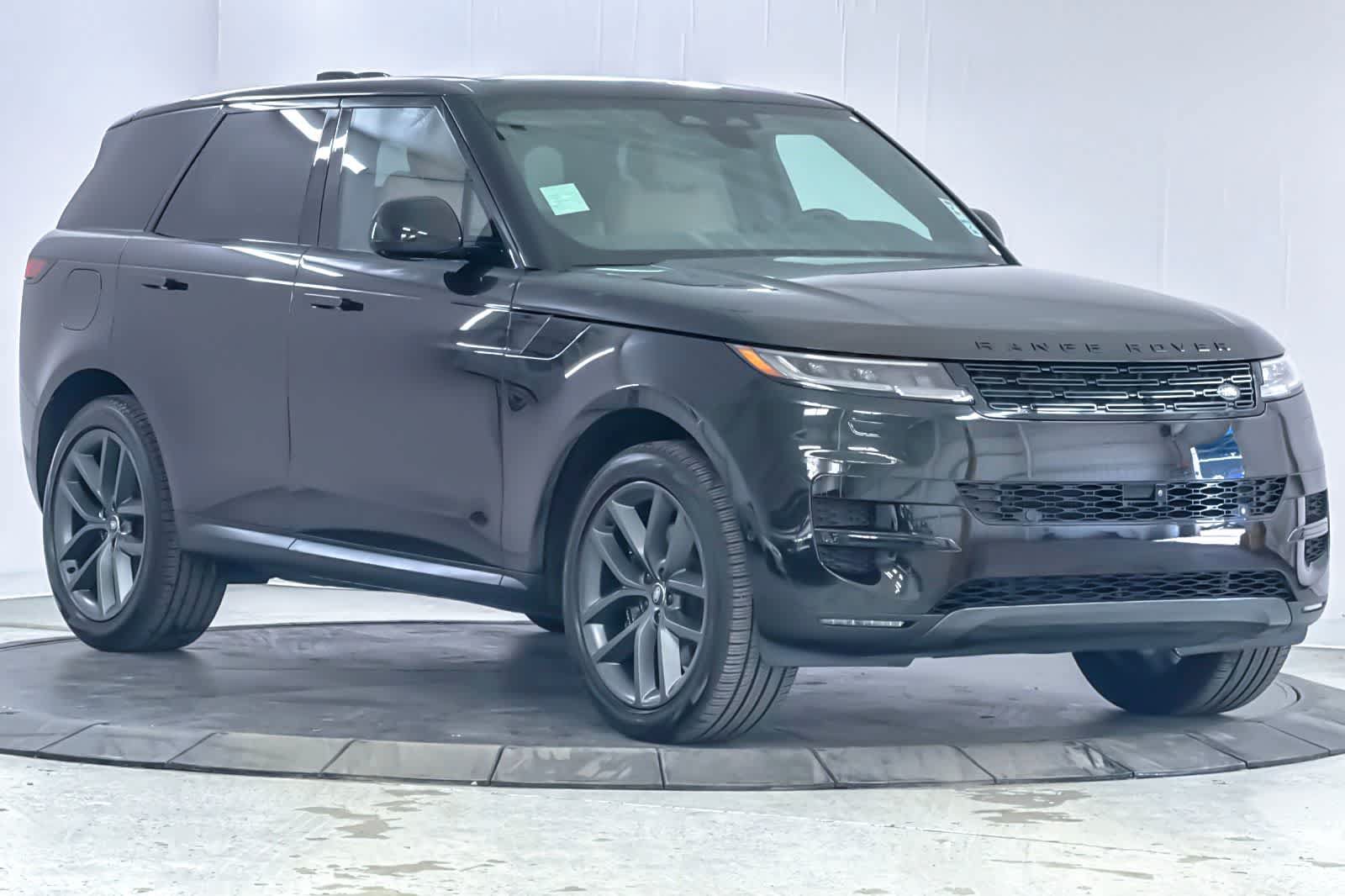 Used 2024 Land Rover Range Rover Sport SE AWD/4WD image 9