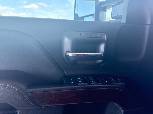 Used 2019 GMC Sierra 3500 SLT w/ Duramax Plus Package AWD/4WD image 11