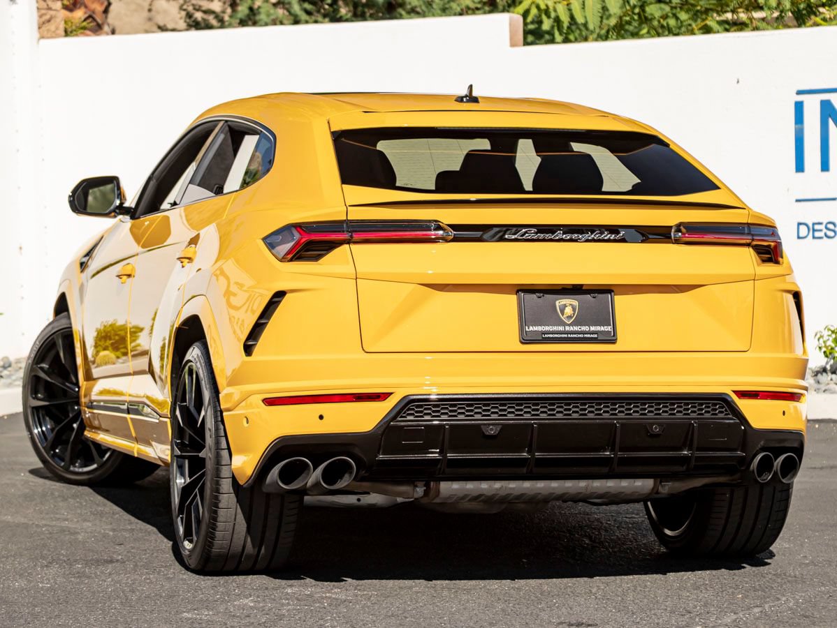 Used 2021 Lamborghini Urus AWD/4WD image 9