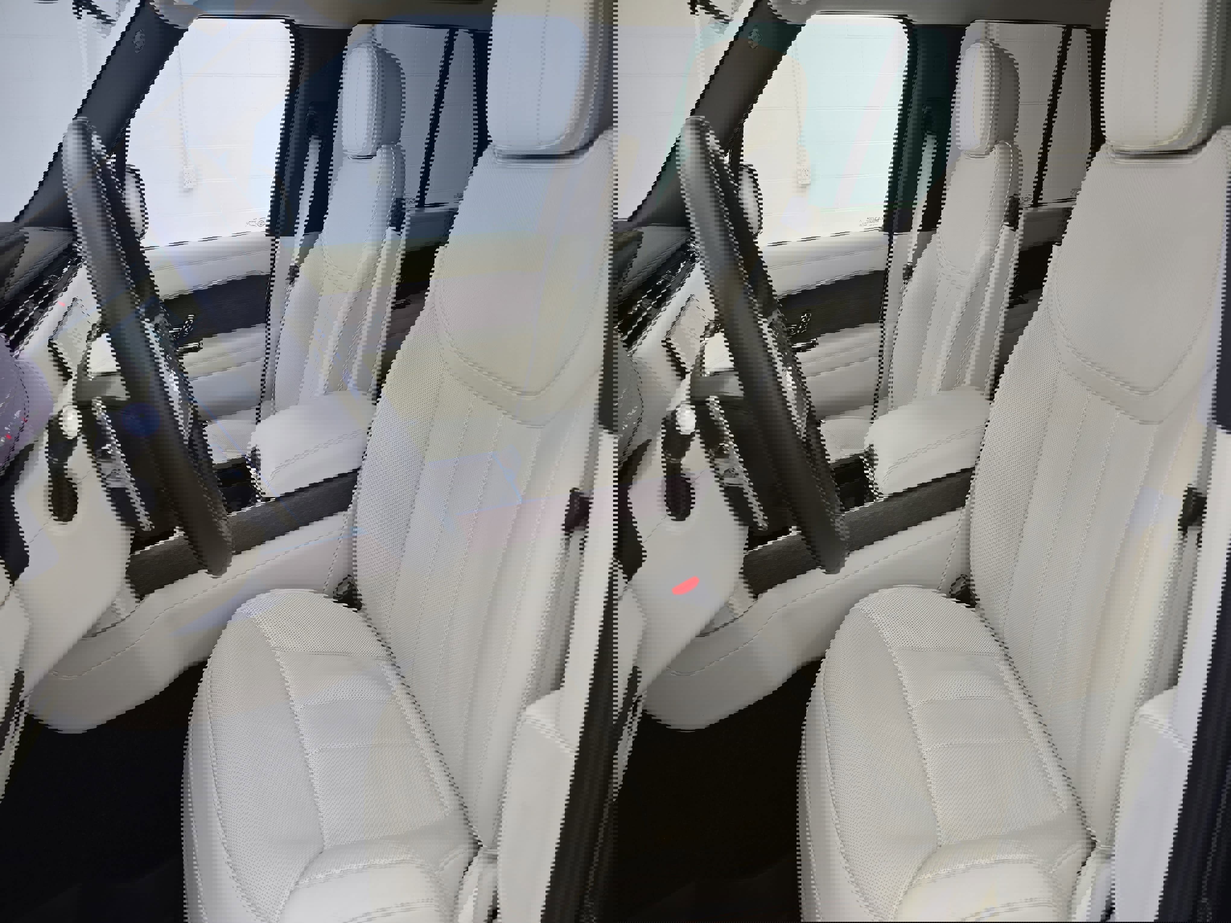 Certified 2023 Land Rover Range Rover SE image 15