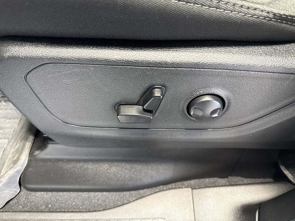 Used 2025 RAM 1500 Big Horn AWD/4WD image 21