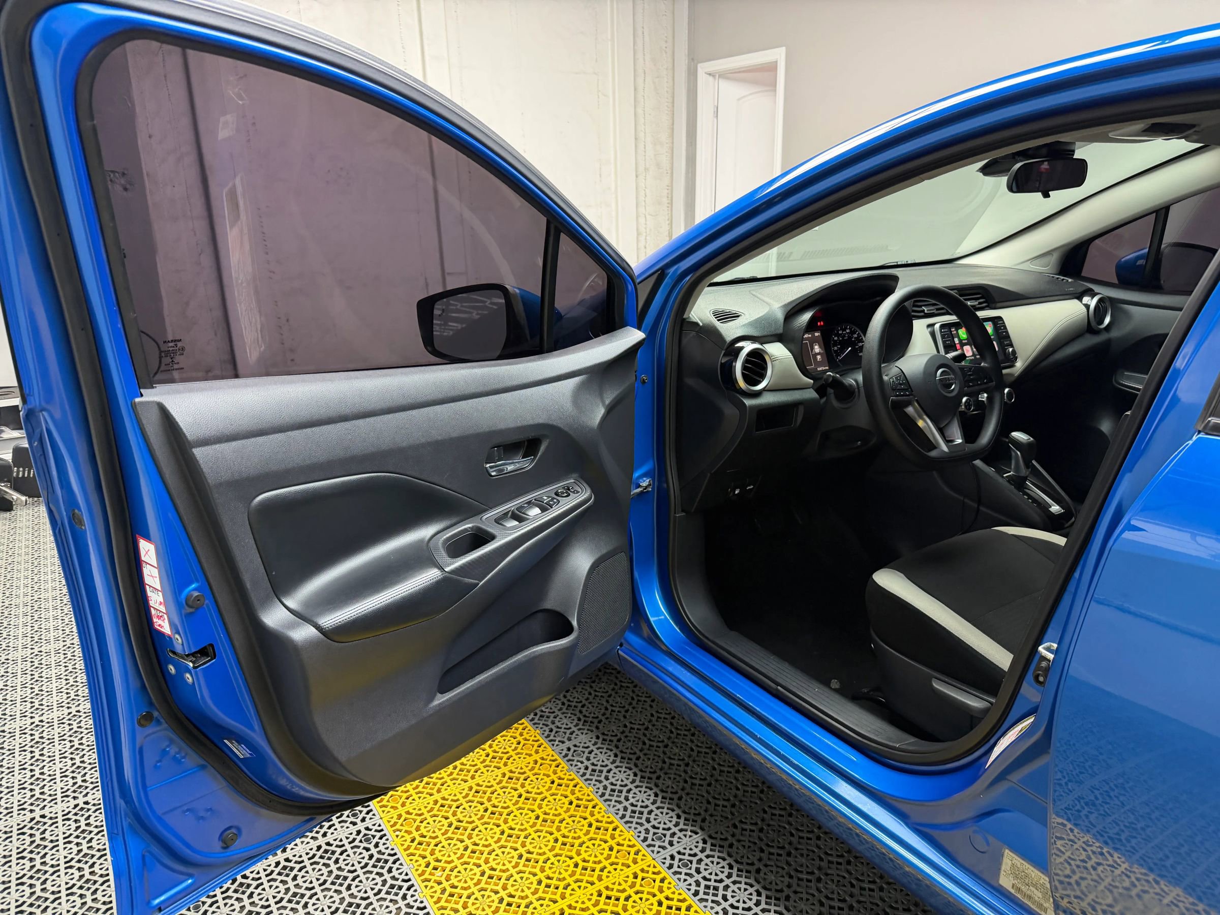 Used 2020 Nissan Versa SV image 10