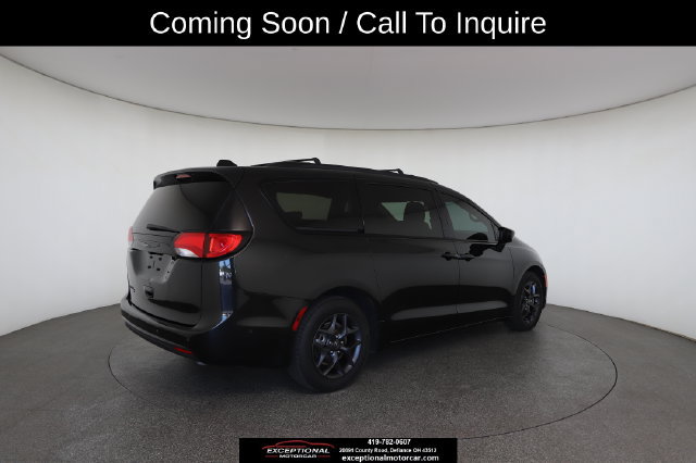 Used 2020 Chrysler Pacifica Touring-L Plus FWD image 19
