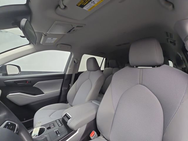 Used 2022 Toyota Highlander L image 21