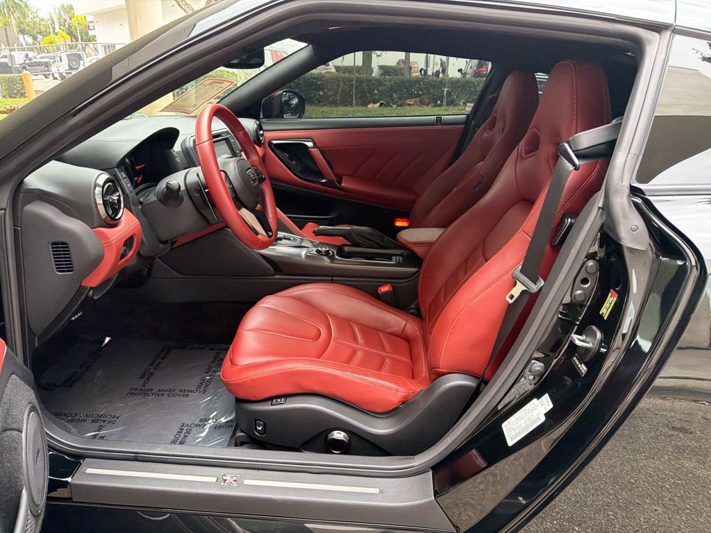 Used 2021 Nissan GT-R Premium AWD/4WD image 6