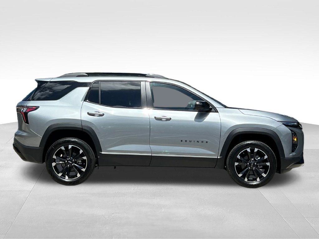 New 2026 Chevrolet Equinox RS w/ Safety and Technology Package FWD image 4