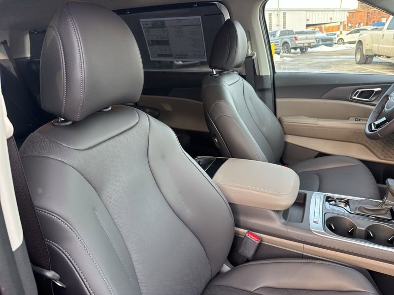 New 2026 Kia Carnival EX FWD image 18