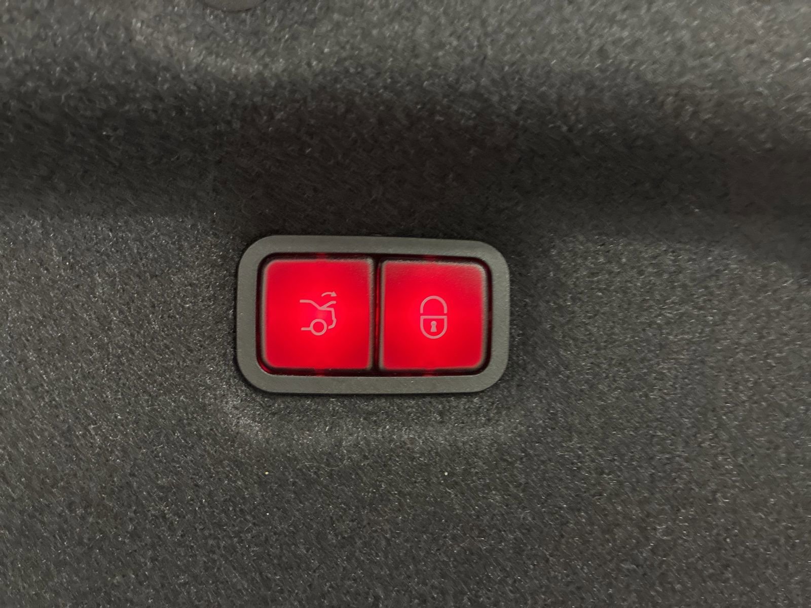 Used 2024 Mercedes-Benz SL 55 AMG 4MATIC image 31