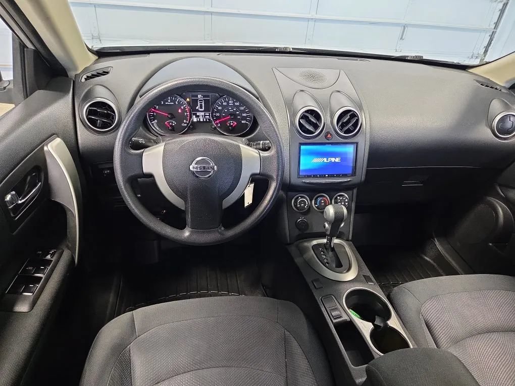 Used 2015 Nissan Rogue S FWD image 16