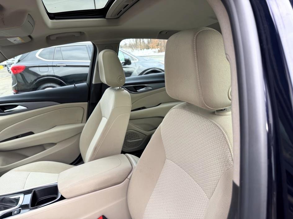 Used 2018 Buick Regal Preferred w/ Sights and Sounds Package image 11