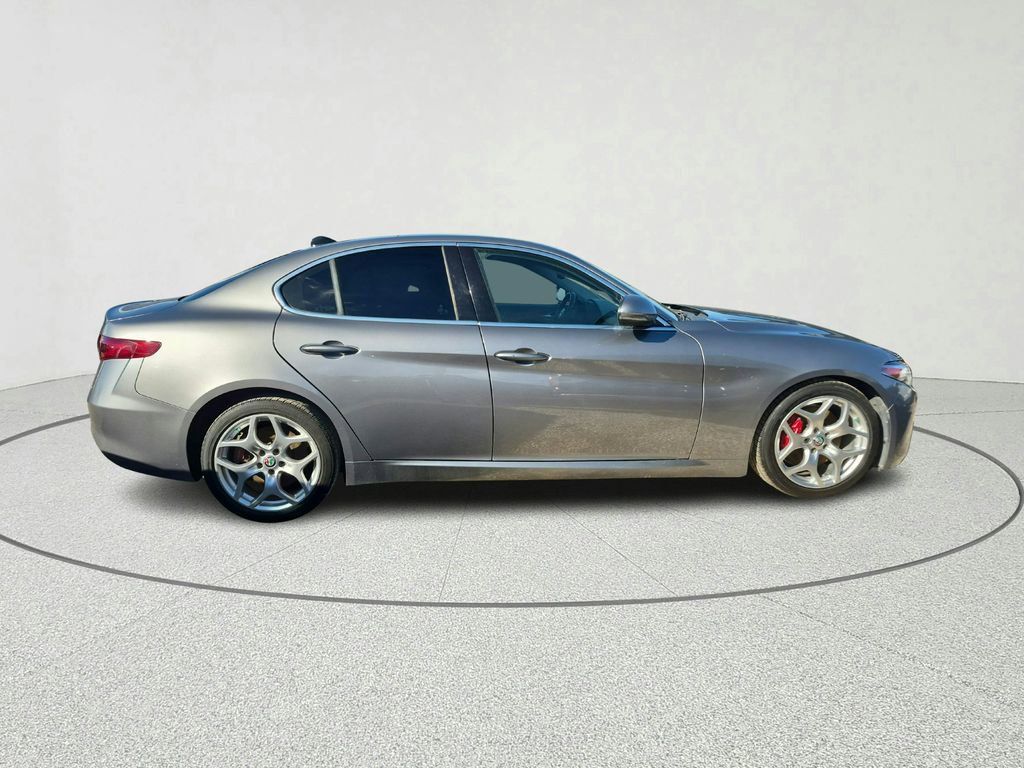 Used 2021 Alfa Romeo Giulia Ti image 4