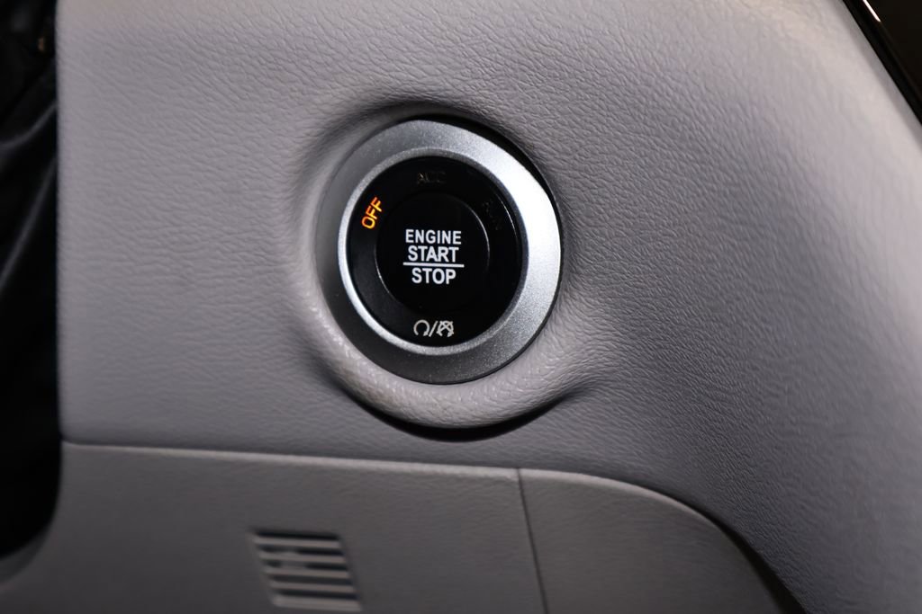 Used 2017 Chrysler Pacifica Touring image 29