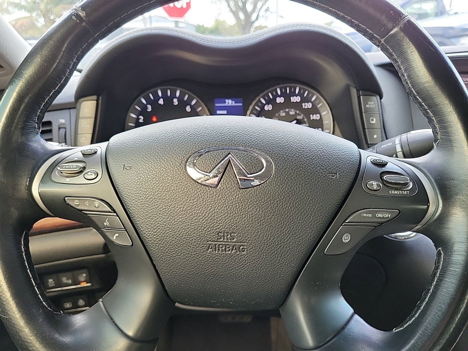 Used 2015 INFINITI Q70 L 5.6 image 16