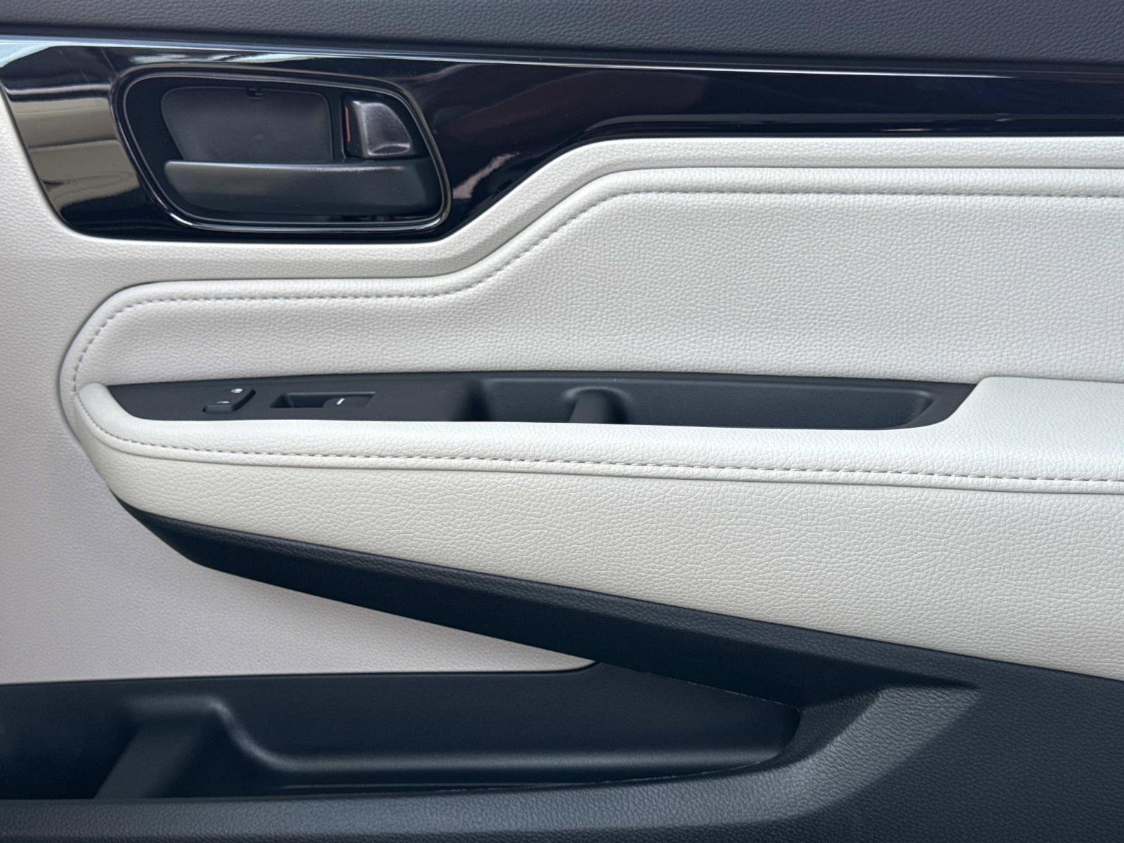 New 2026 Honda Odyssey Touring image 22