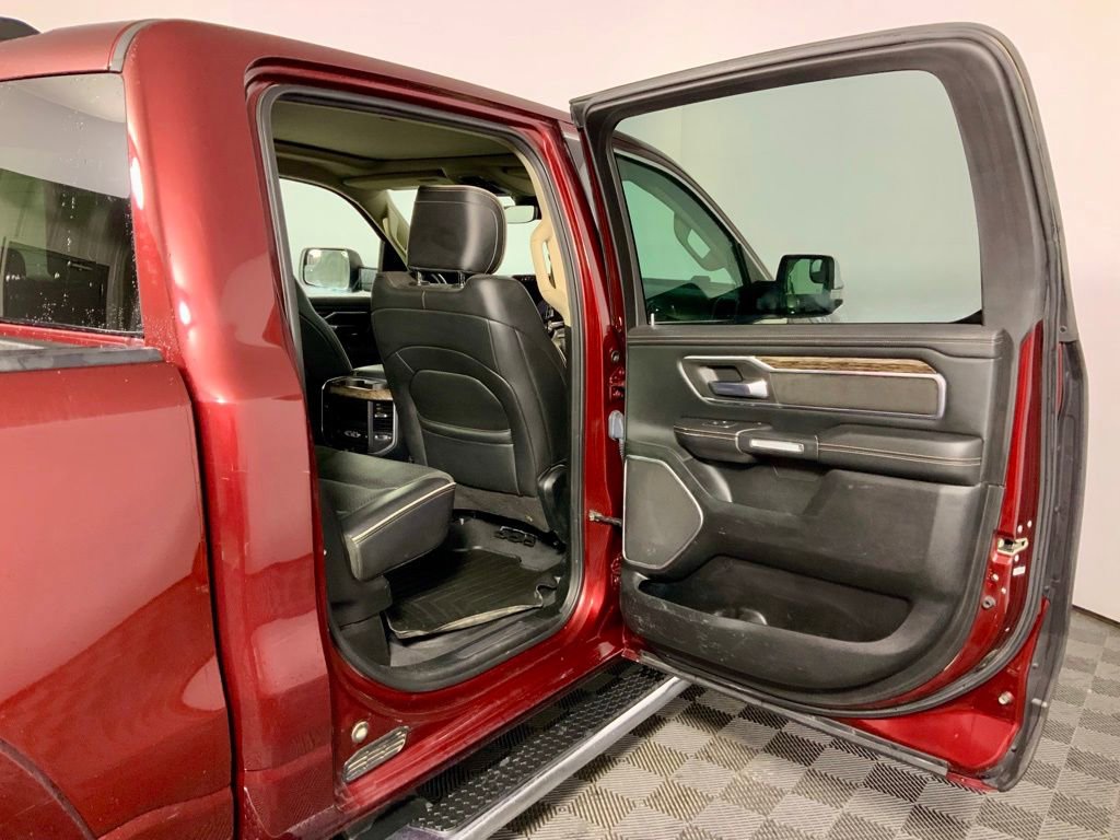 Used 2019 RAM 1500 Laramie AWD/4WD image 31
