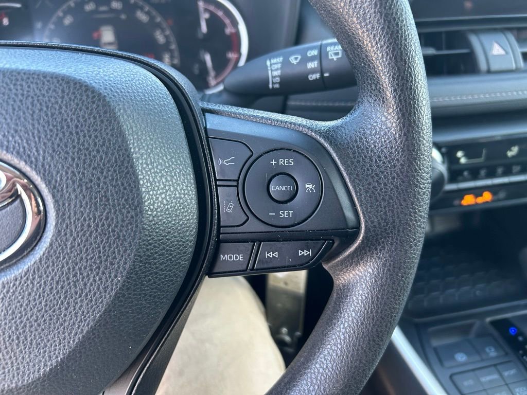 Used 2024 Toyota RAV4 LE image 28