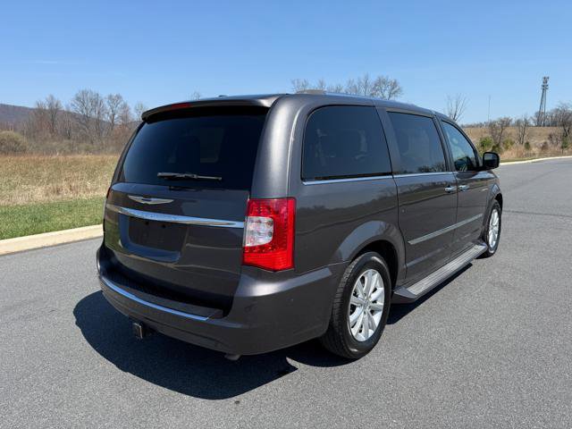 Used 2015 Chrysler Town & Country Limited Platinum w/ Trailer Tow Group FWD image 8