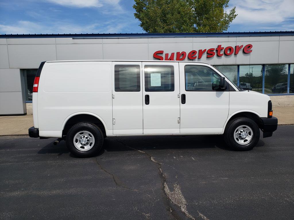Used 2017 Chevrolet Express 2500 image 11