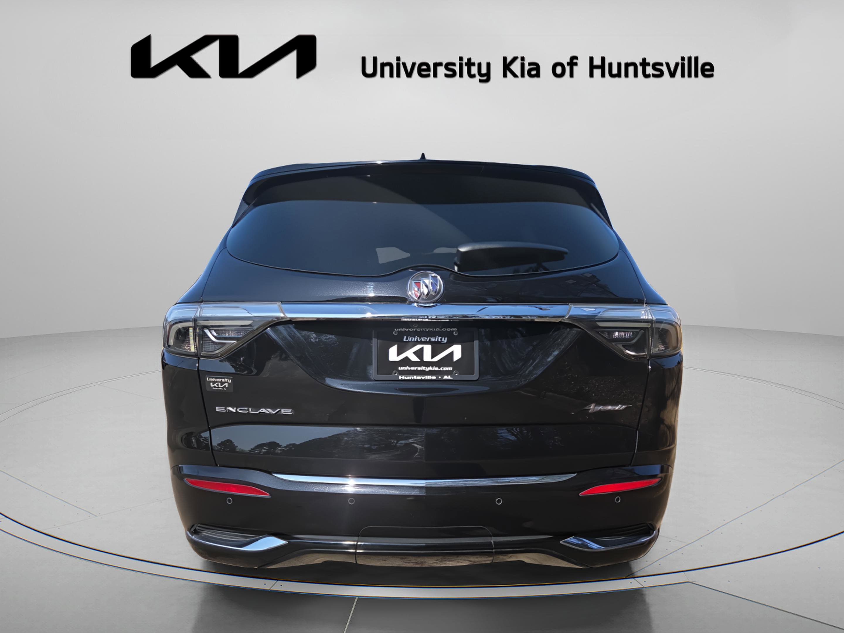 Used 2022 Buick Enclave Avenir w/ Avenir Technology Package image 6