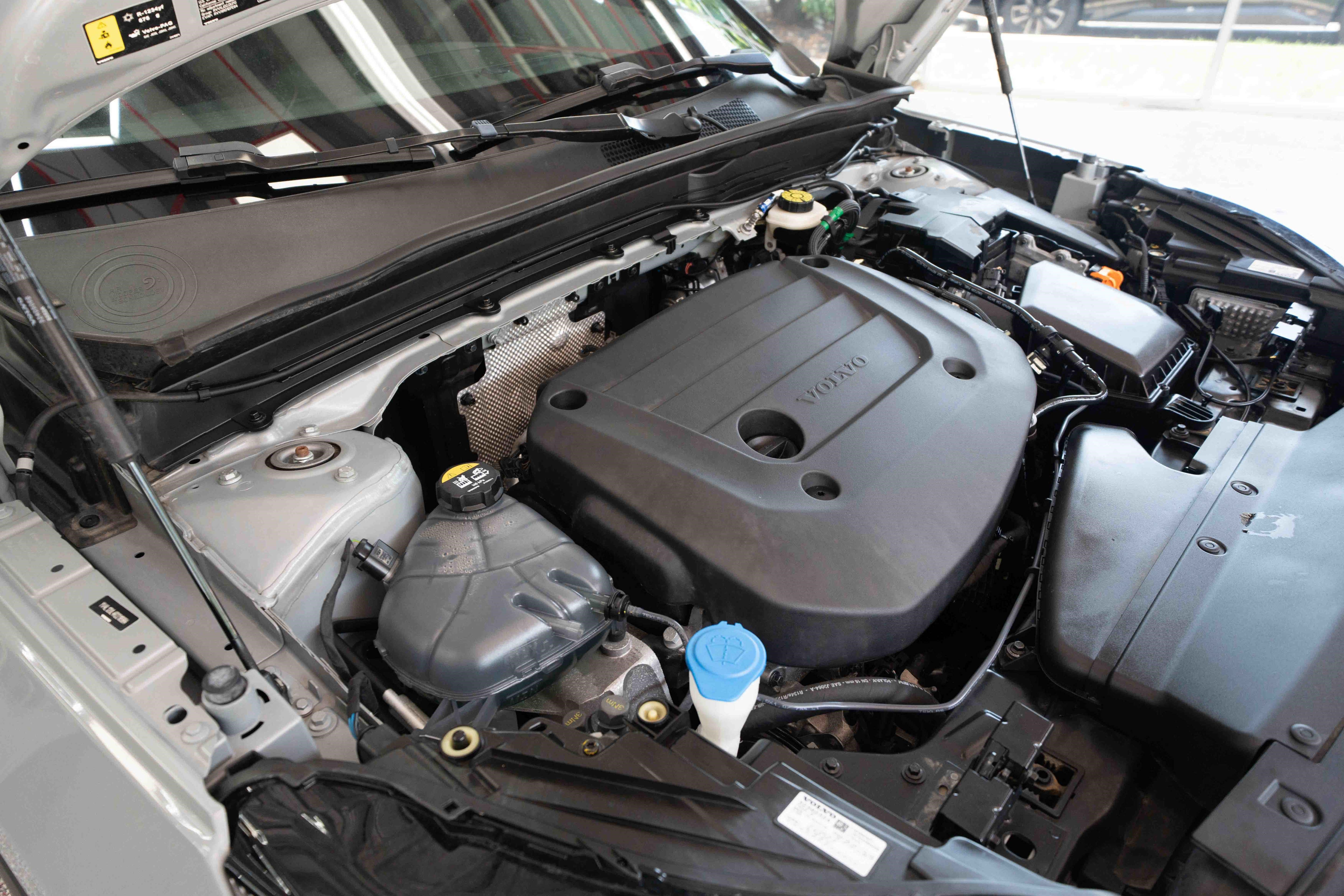 Used 2024 Volvo XC40 B5 Plus w/ Protection Package Premier AWD/4WD image 33