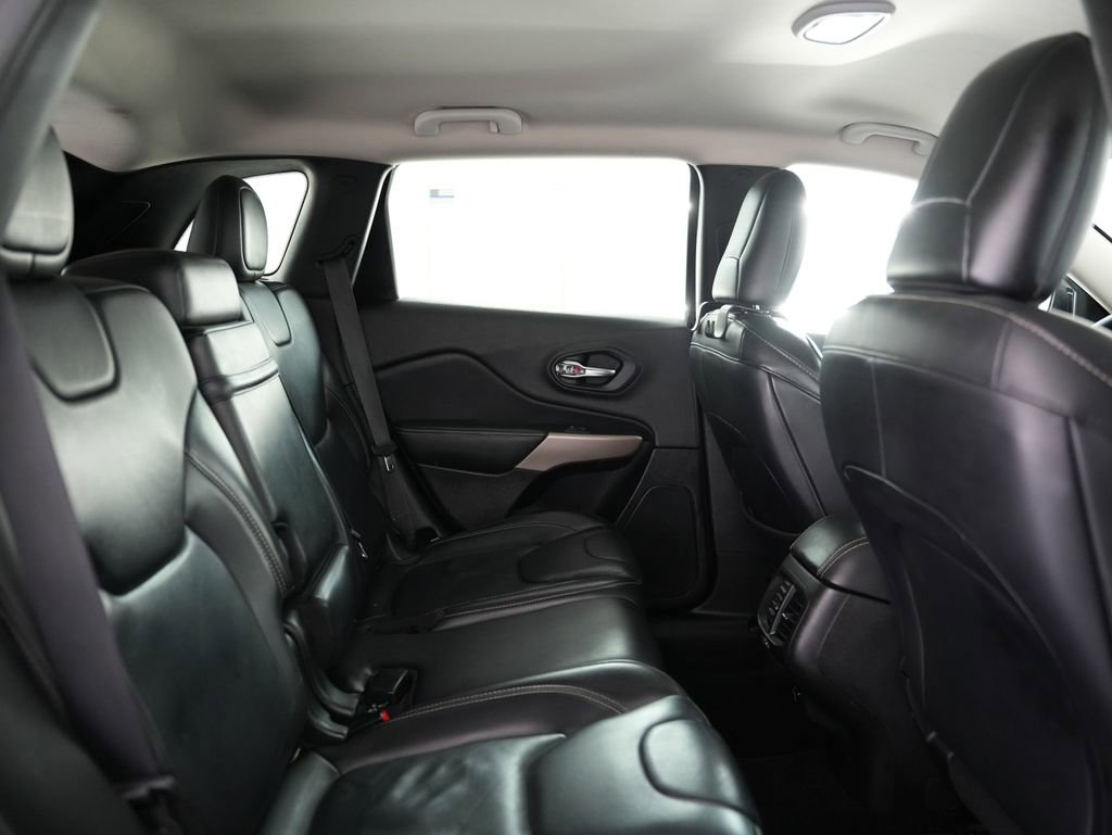 Used 2017 Jeep Cherokee Latitude w/ True North Edition image 40