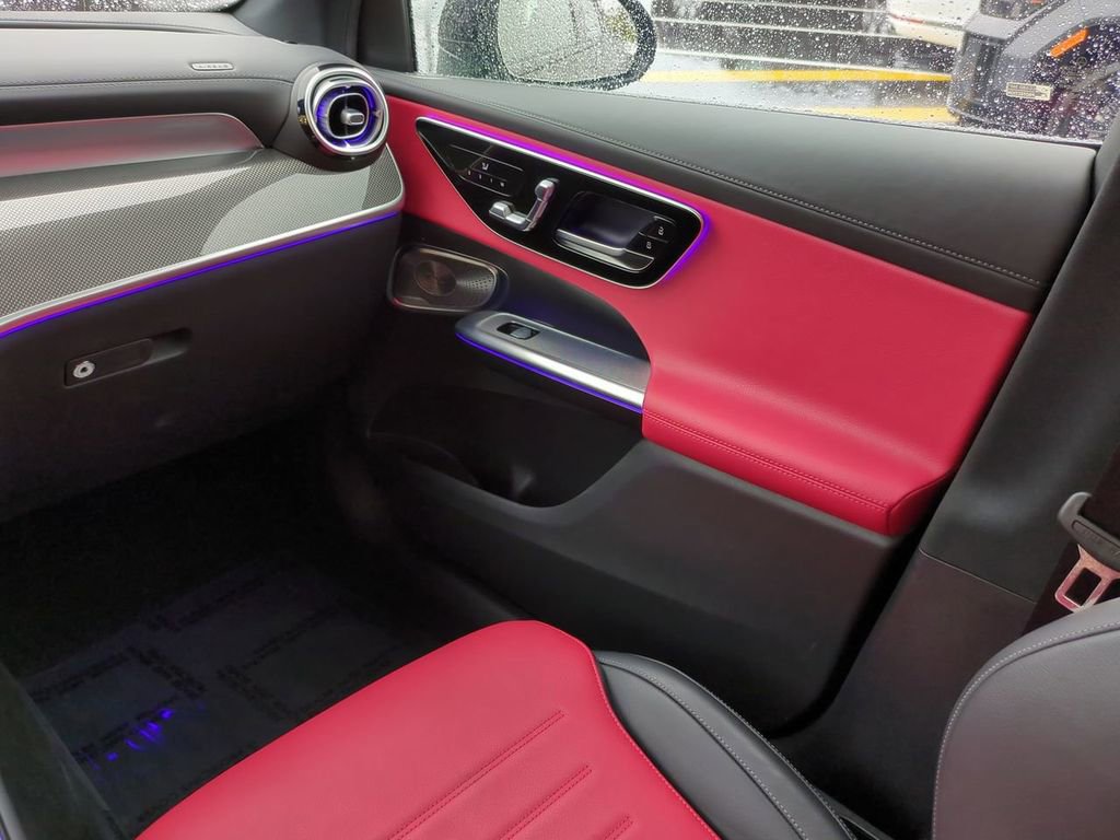 Used 2024 Mercedes-Benz GLC 43 AMG 4MATIC image 16