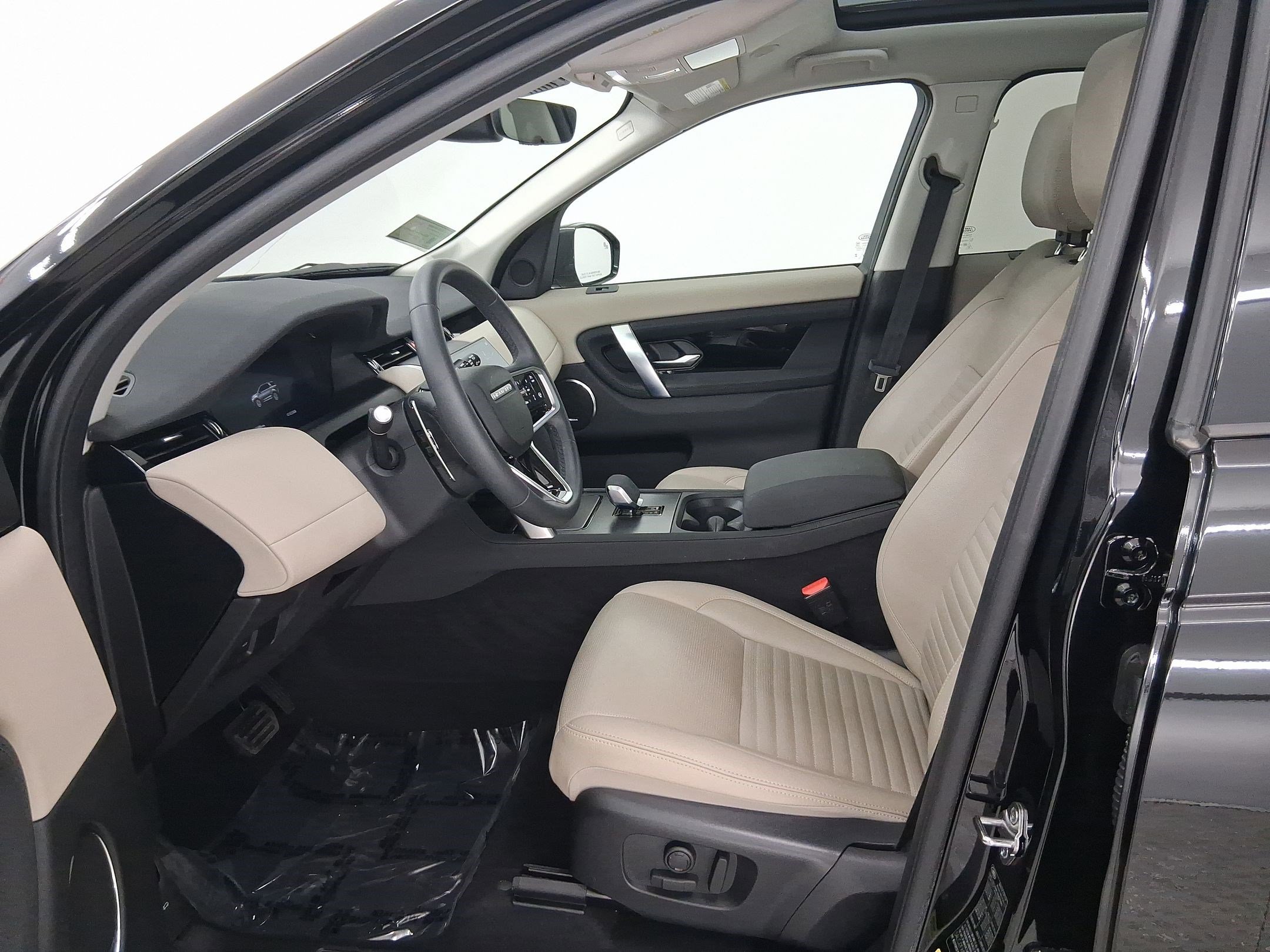 Certified 2025 Land Rover Discovery Sport S AWD/4WD image 5