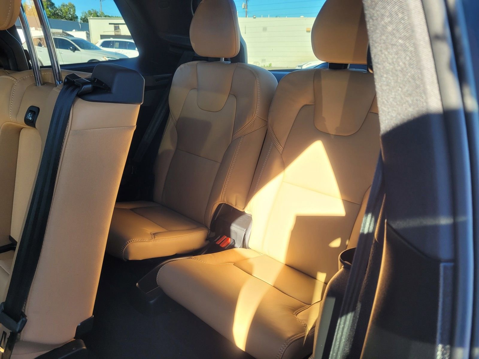 Certified 2023 Volvo XC90 T8 Ultimate AWD/4WD image 12