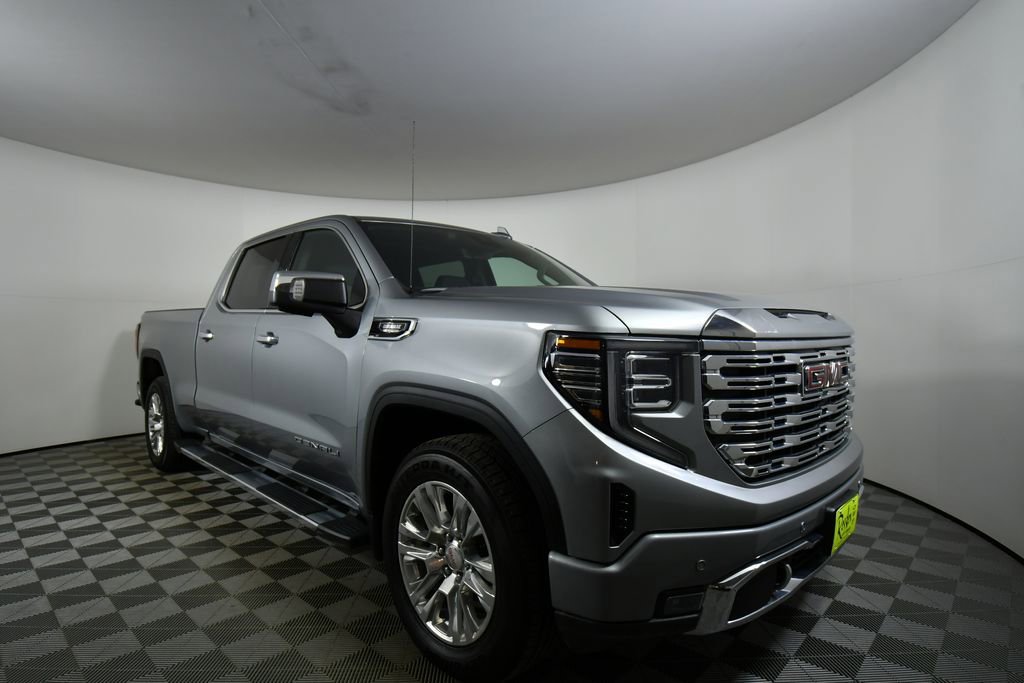 Used 2025 GMC Sierra 1500 Denali w/ Technology Package AWD/4WD image 8