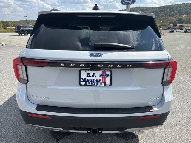 New 2025 Ford Explorer Active image 4