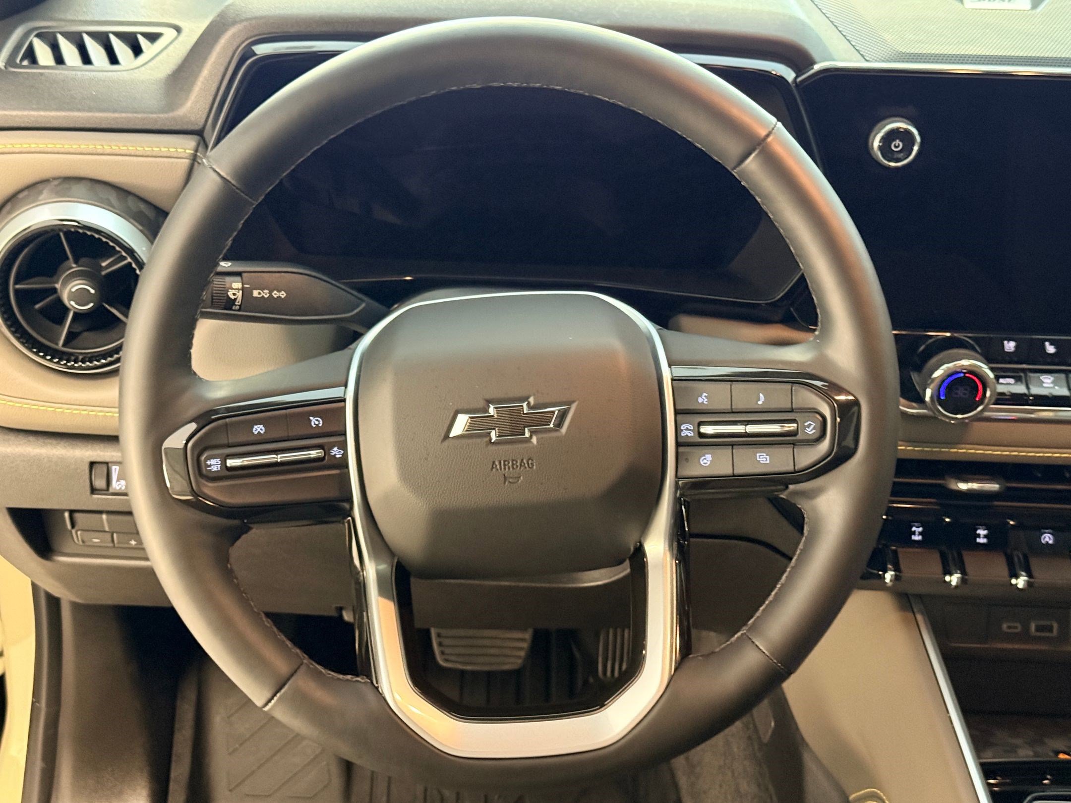 Used 2023 Chevrolet Colorado ZR2 w/ ZR2 Convenience Package III image 14