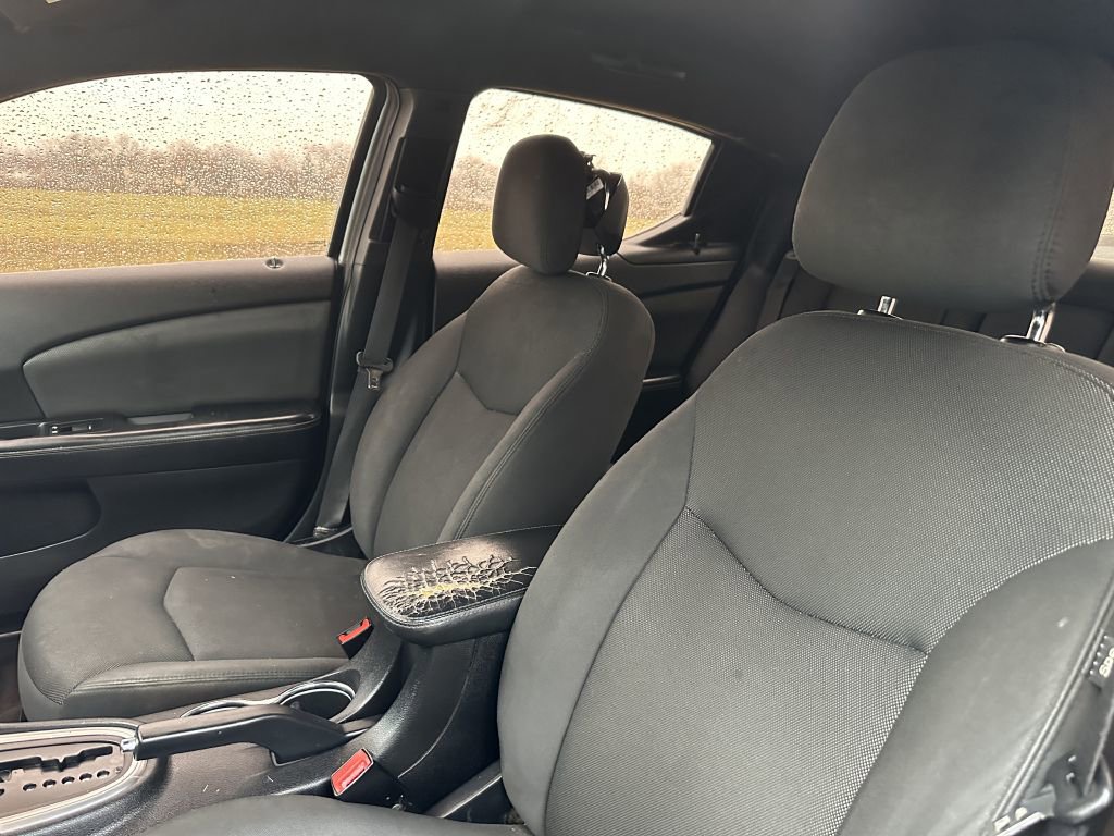 Used 2012 Dodge Avenger SE image 18