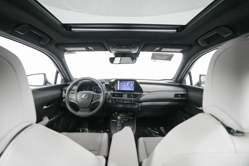 Certified 2025 Lexus UX 300h FWD w/ Accessory Package (Z2) image 15