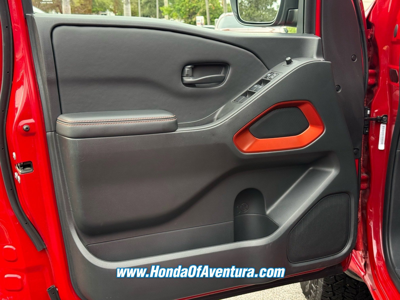 Used 2026 Nissan Frontier PRO-4X AWD/4WD image 21