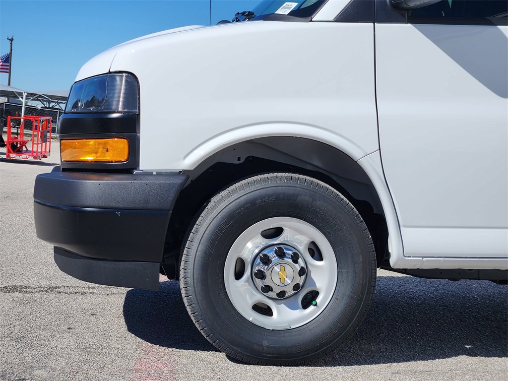 New 2025 Chevrolet Express 2500 w/ Driver Convenience Package image 5