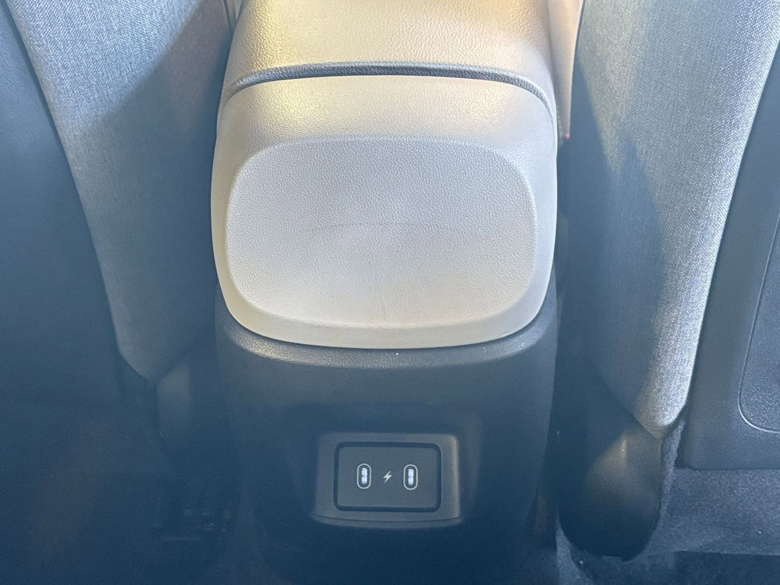 Used 2025 Hyundai Elantra Limited image 26