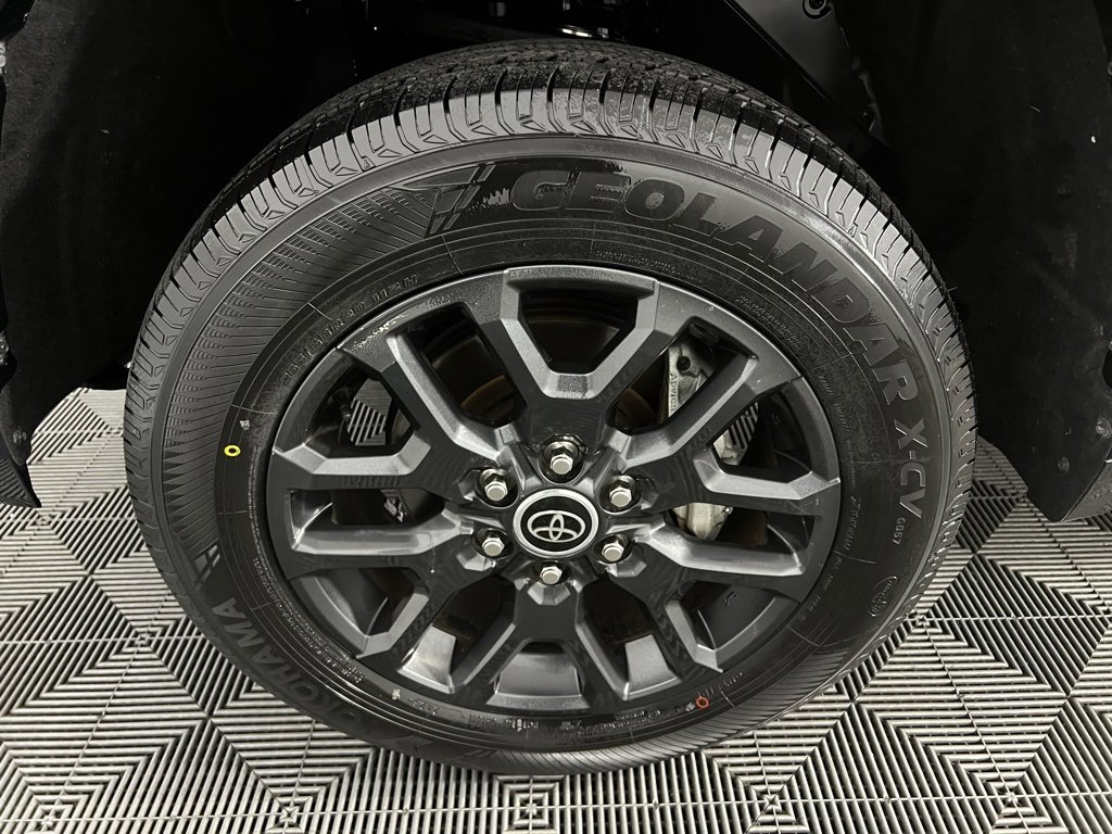 Used 2022 Toyota Tundra Platinum image 12