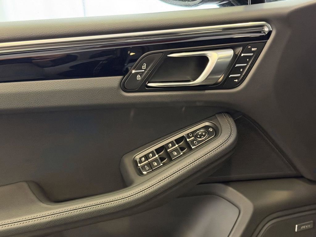 New 2026 Porsche Macan AWD/4WD image 14