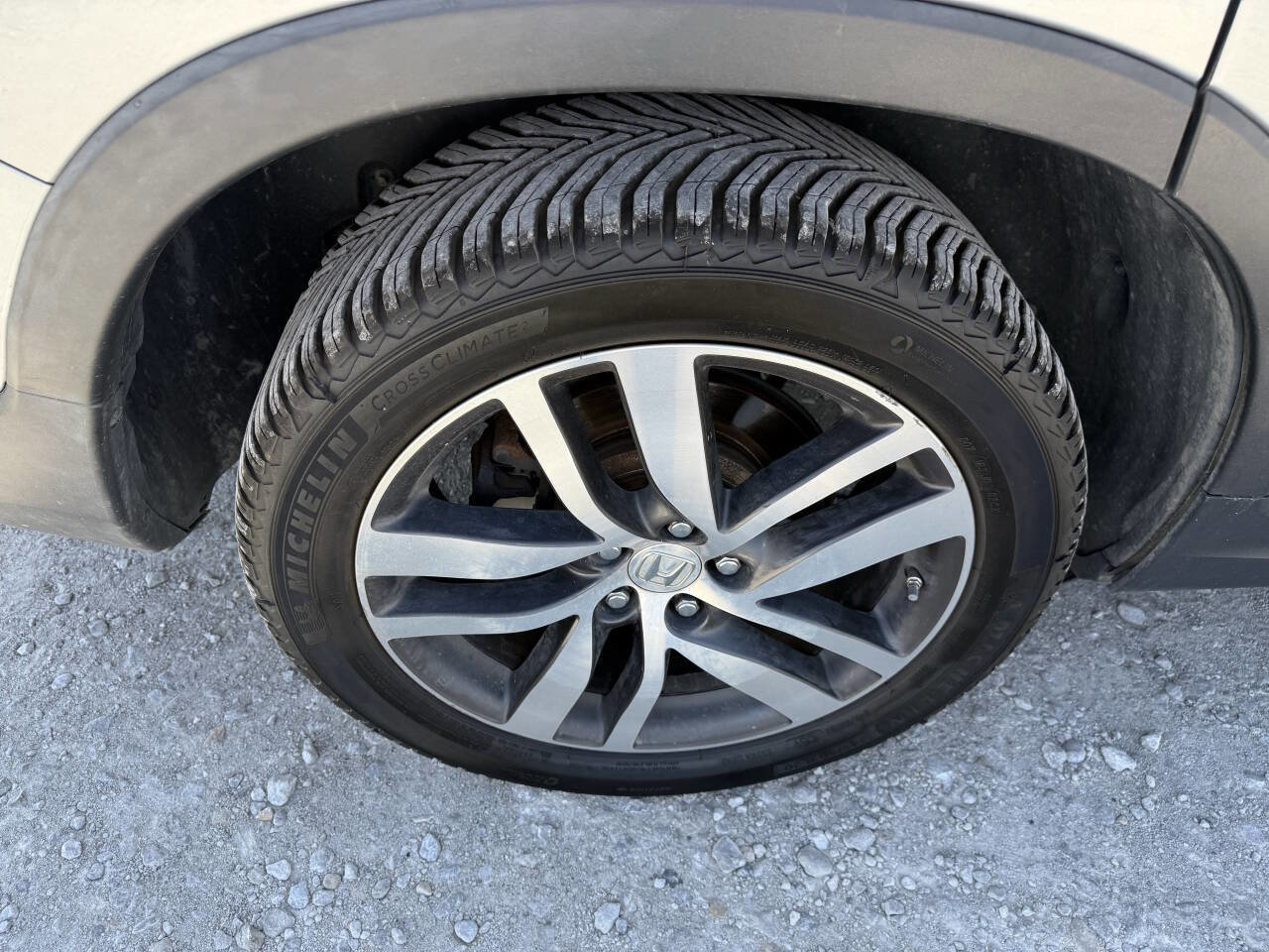 Used 2016 Honda Pilot Touring image 11