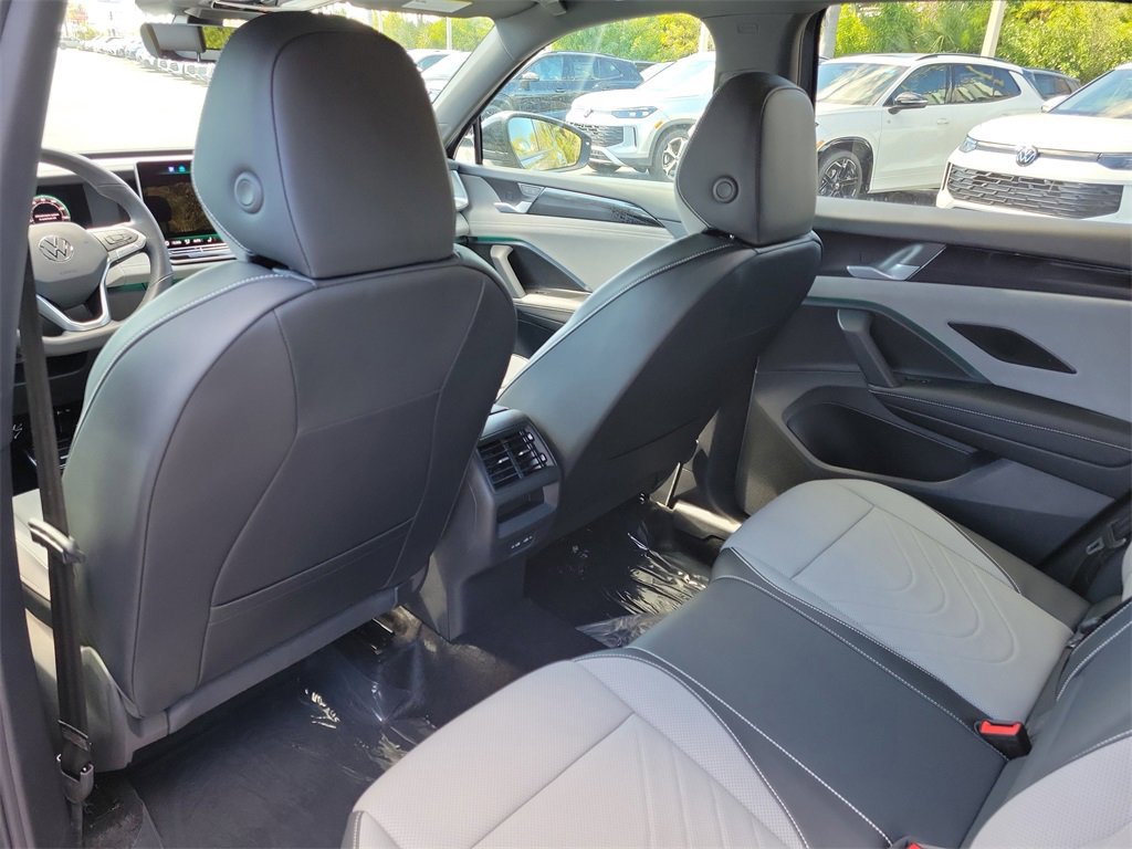 New 2026 Volkswagen Tiguan SE R-Line image 9
