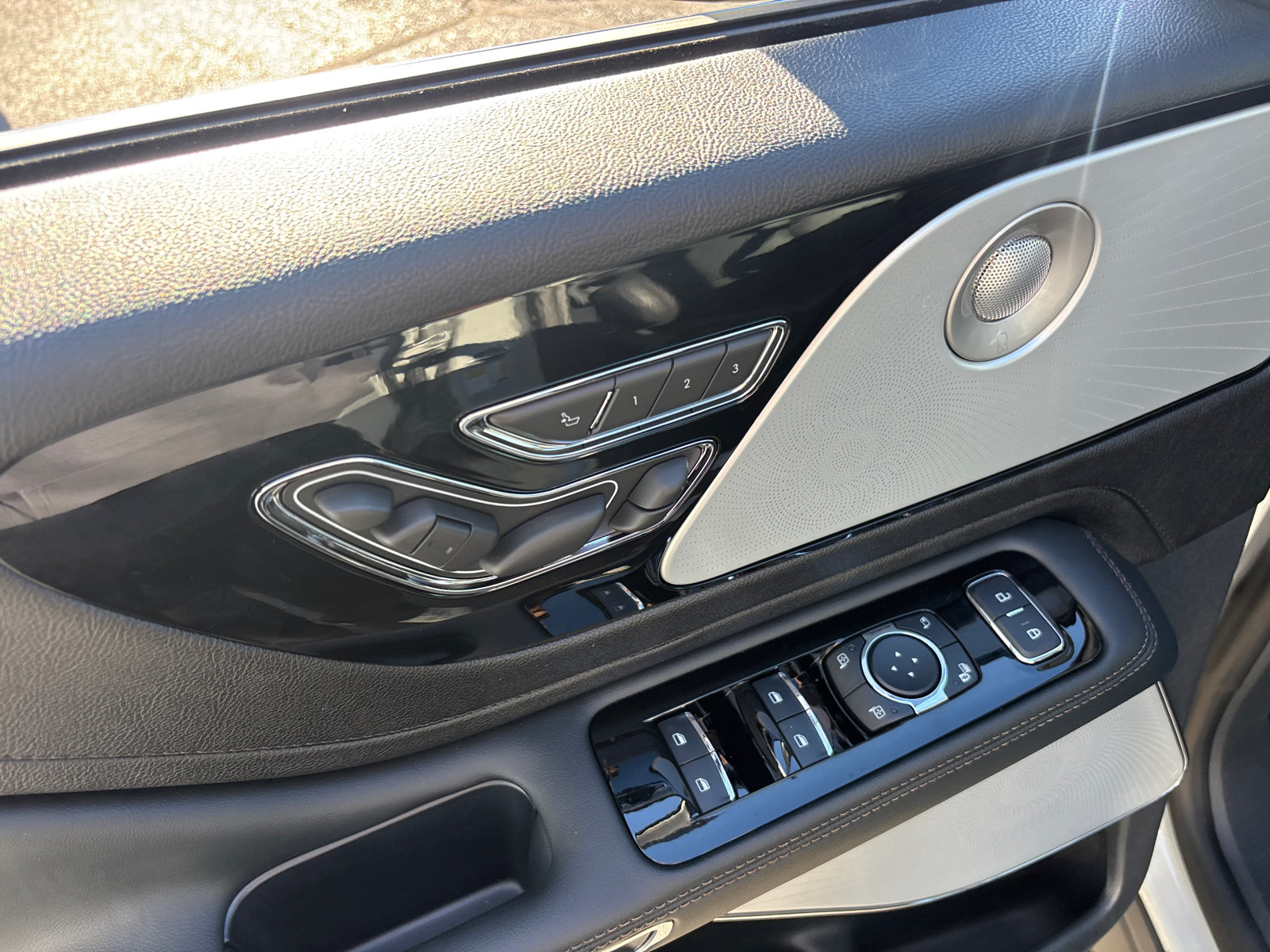 New 2027 Lincoln Aviator Reserve AWD/4WD image 12