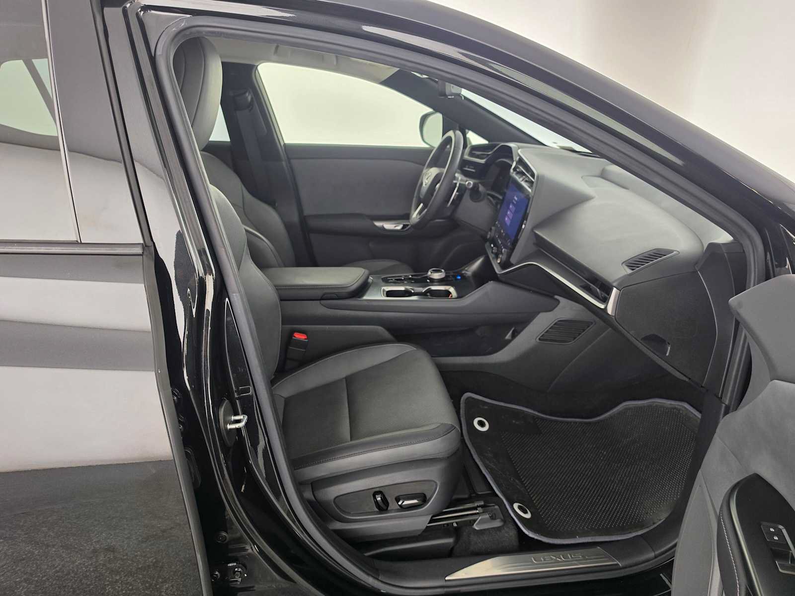 Certified 2023 Lexus RZ 450e Premium w/ Technology Package AWD/4WD image 10