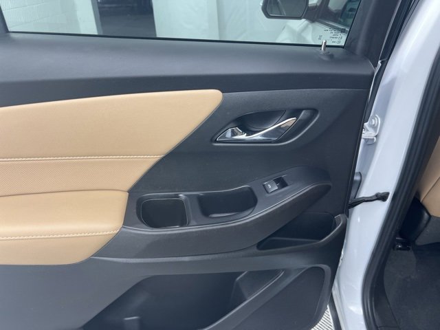 Used 2023 Chevrolet Traverse Premier image 16