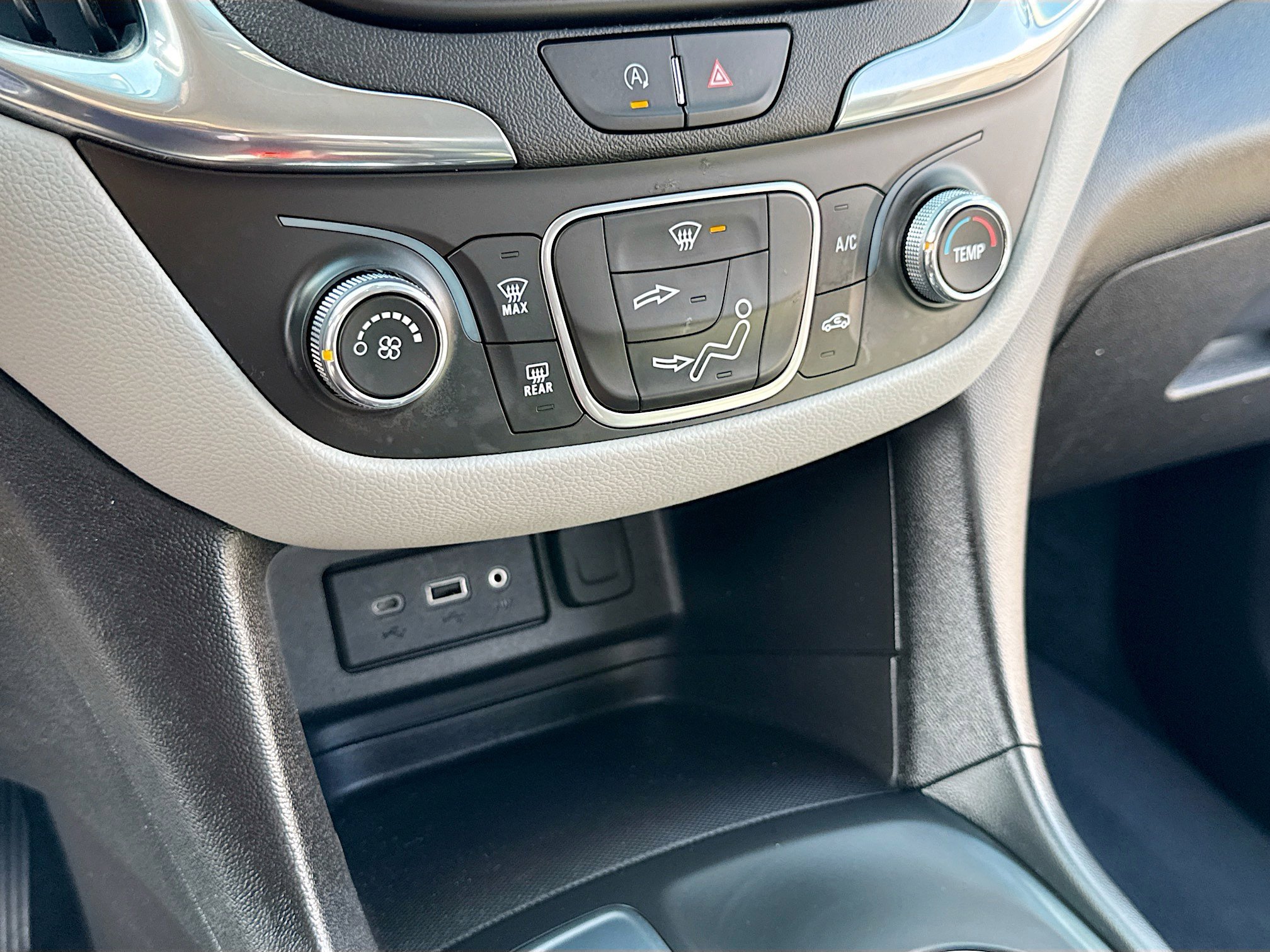 Used 2024 Chevrolet Equinox LS image 11