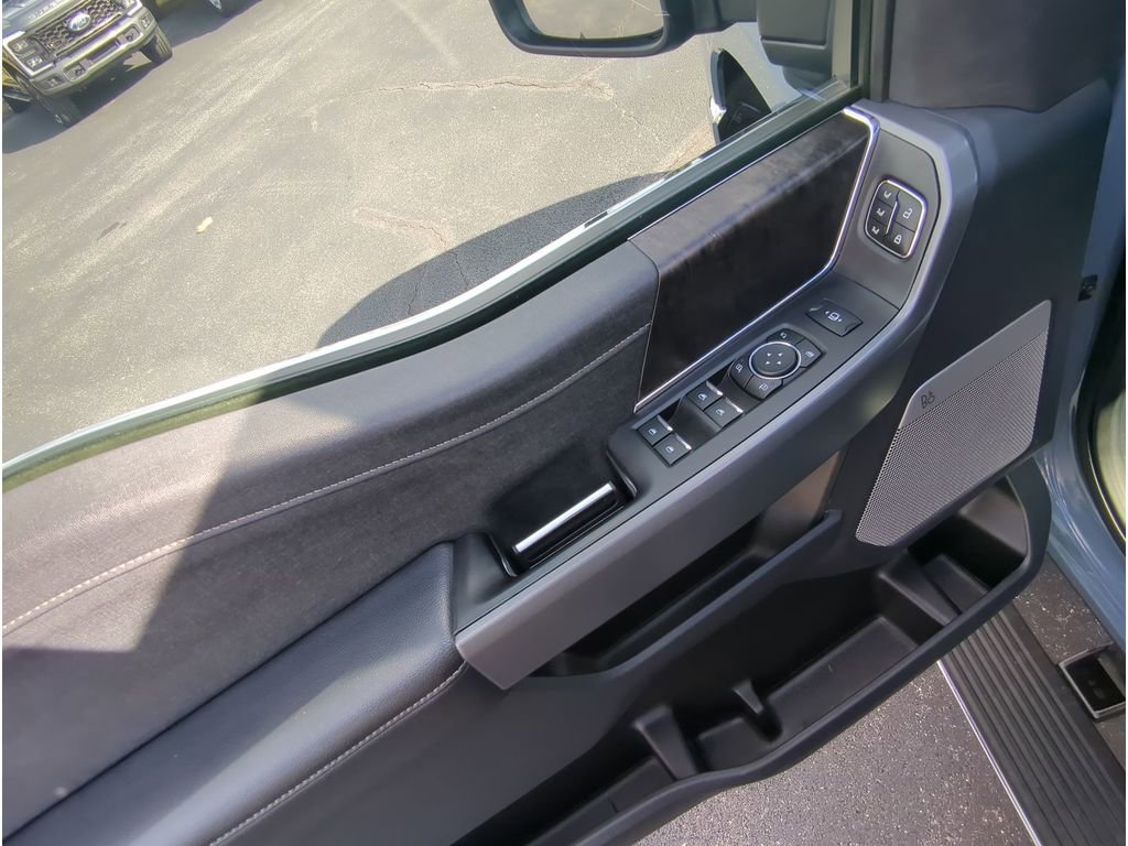 Used 2023 Ford F250 Lariat w/ Lariat Ultimate Package image 12