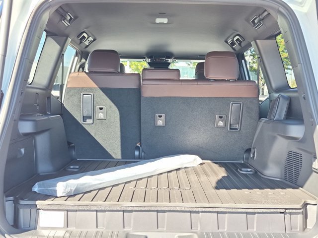 Used 2027 Toyota Land Cruiser AWD/4WD image 17